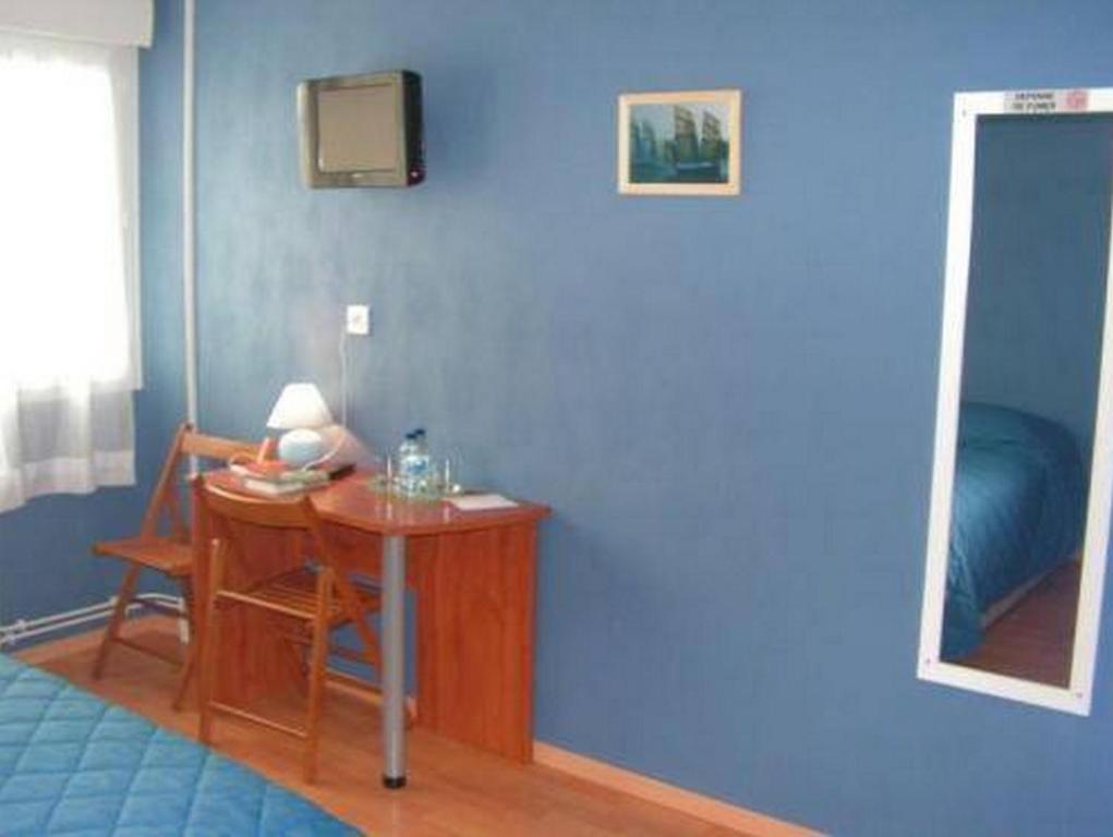 Au P'Tit Quinquin Hotel Le Val-Saint-Pere Room photo
