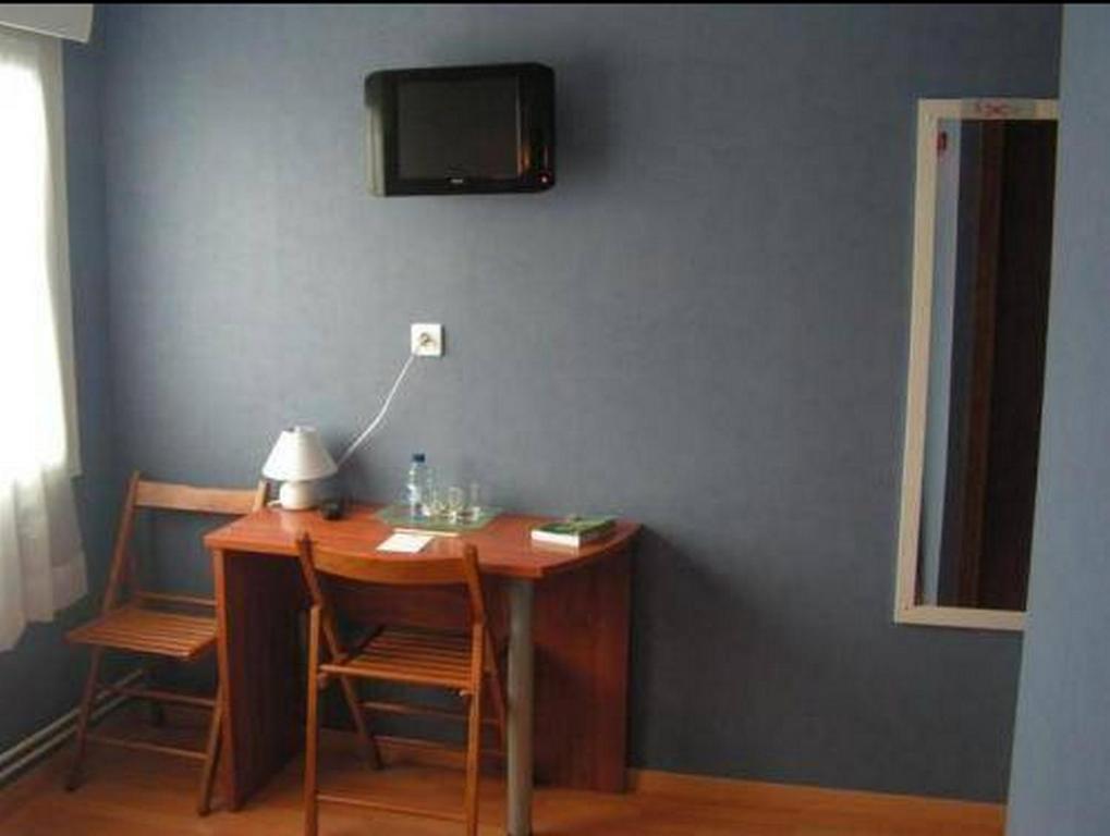 Au P'Tit Quinquin Hotel Le Val-Saint-Pere Room photo